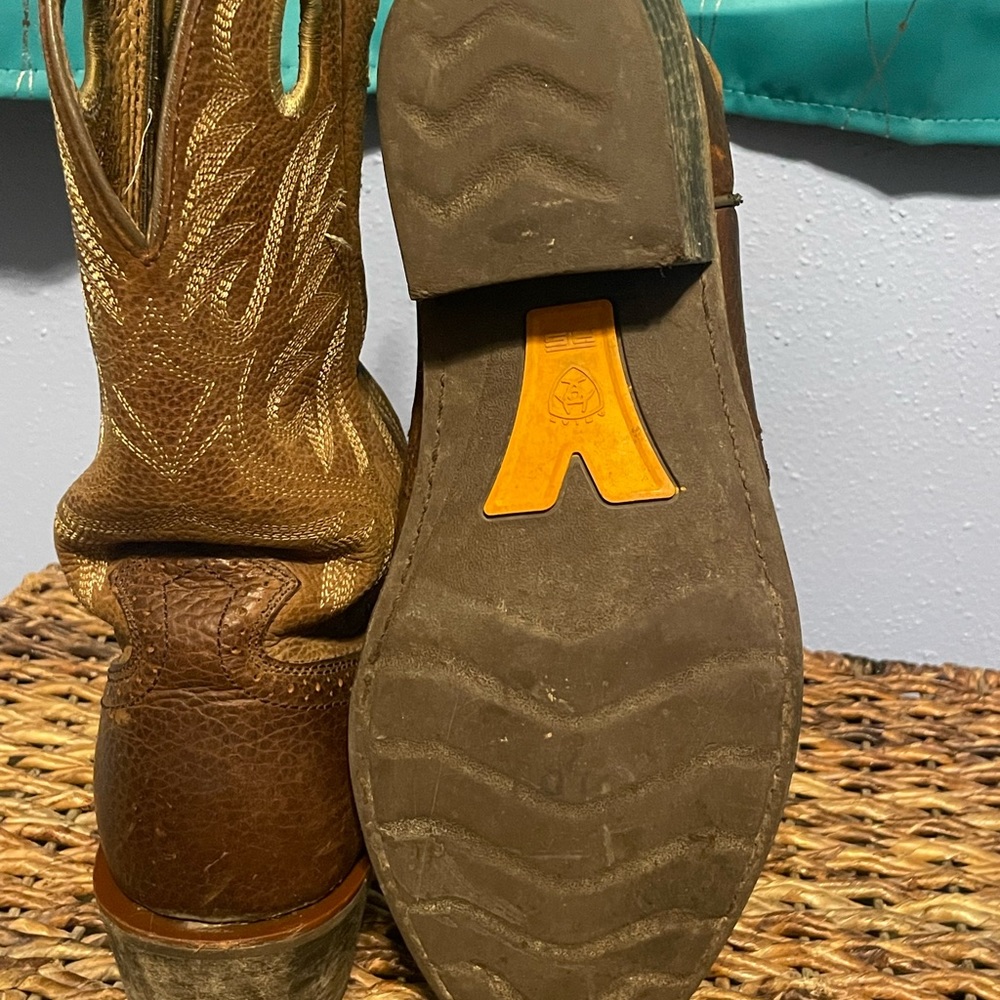 Boots - Picture 5 of 7